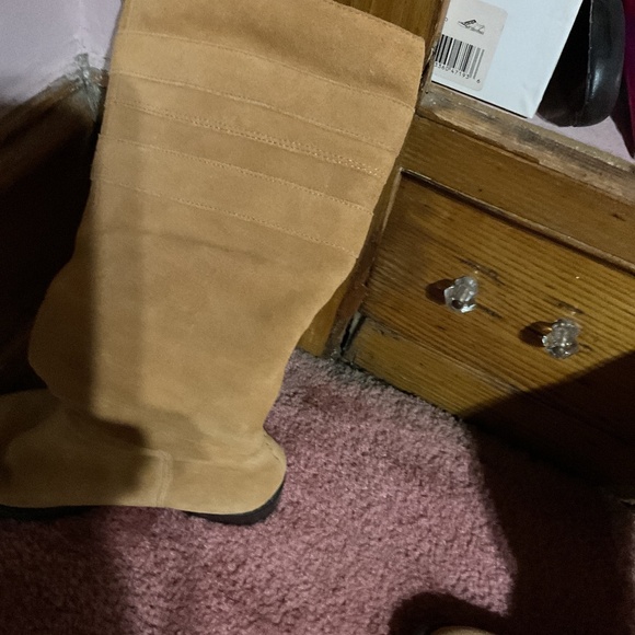 Knee high boot with snaps and side zipper - Picture 4 of 8